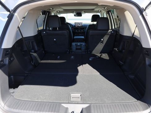 New 2025 Honda Pilot Touring image 28
