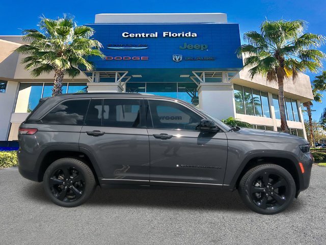 Used 2026 Jeep Grand Cherokee Limited w/ Limited Altitude Package AWD/4WD image 4