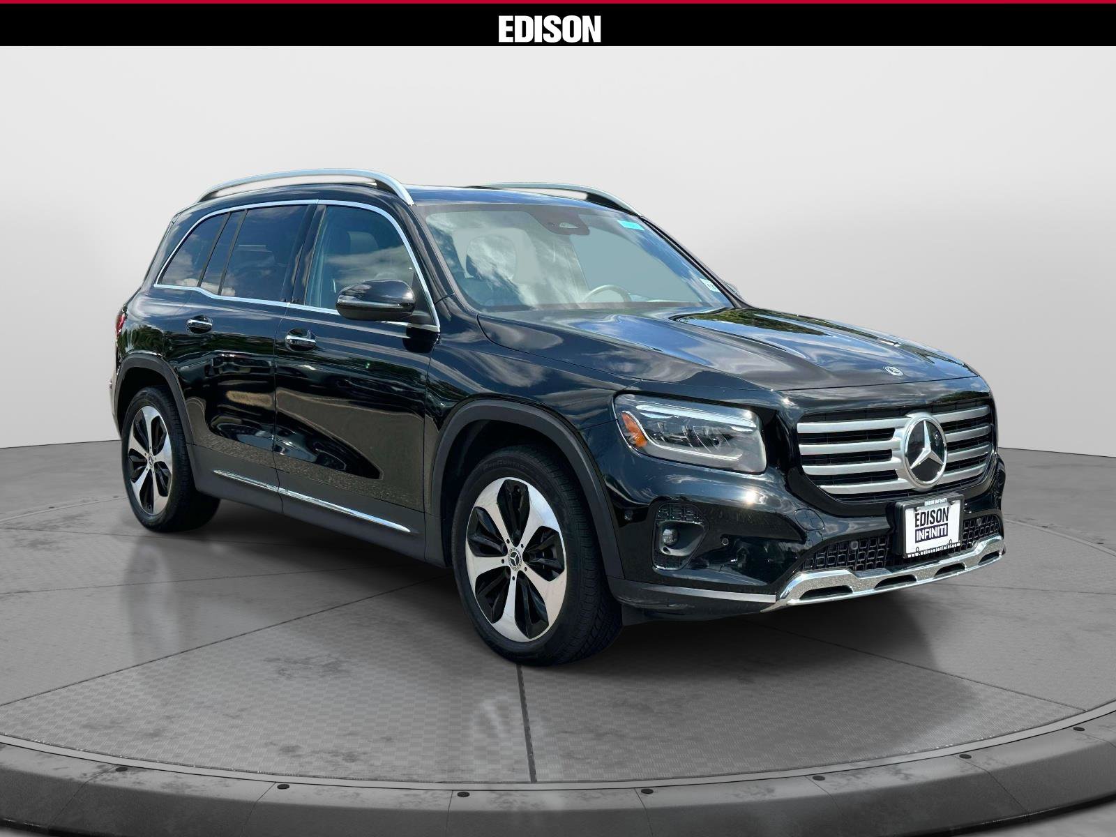 Used 2024 Mercedes-Benz GLB 250 4MATIC image 1