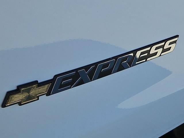 New 2026 Chevrolet Express 2500 Extended w/ Communications Package RWD image 29