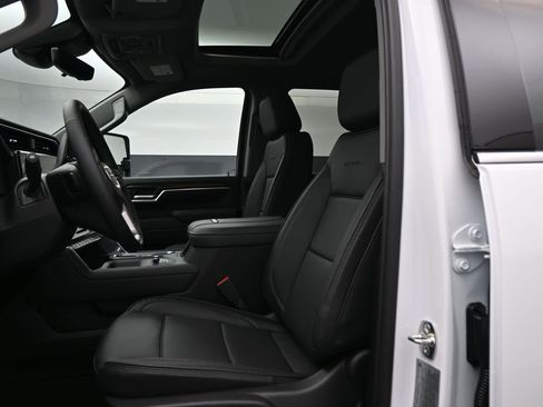 New 2026 GMC Sierra 2500 Denali w/ Denali Reserve Package image 12