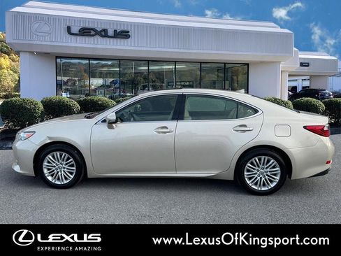 Used 2013 Lexus ES 350 w/ Luxury Pkg image 2