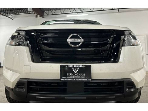 Used 2022 Nissan Pathfinder SV w/ SV Black Package FWD image 3