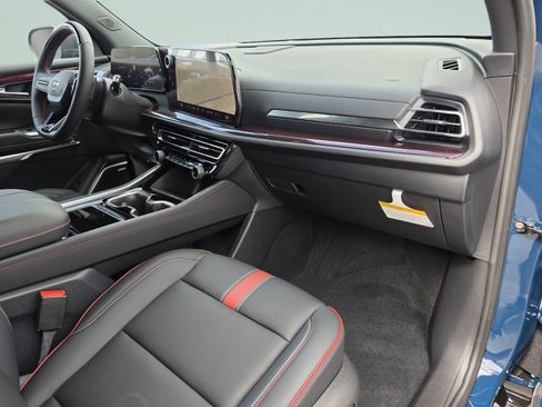 New 2027 Chevrolet Traverse RS FWD image 18