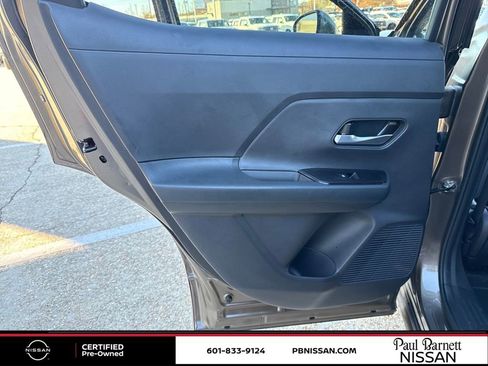 Certified 2025 Nissan Kicks SV image 29