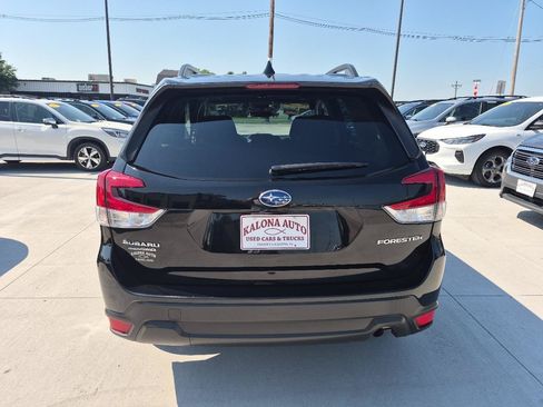 Used 2021 Subaru Forester Premium AWD/4WD image 7