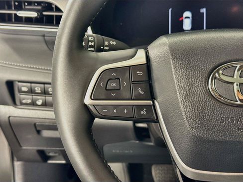 Certified 2025 Toyota Highlander Platinum AWD/4WD image 34
