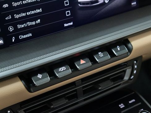 Certified 2022 Porsche 911 Carrera 4S image 17