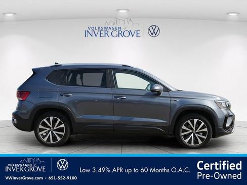 Used 2023 Volkswagen Taos SE w/ Panoramic Sunroof Package AWD/4WD image 8