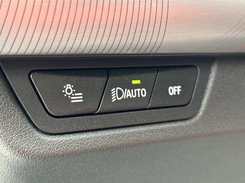 Used 2025 BMW X2 xDrive28i w/ Premium Package image 28