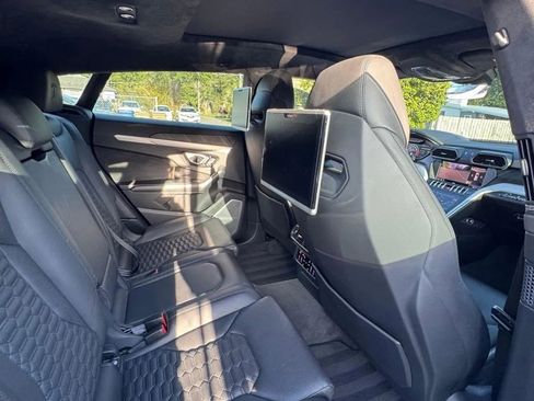 Used 2019 Lamborghini Urus AWD/4WD image 18