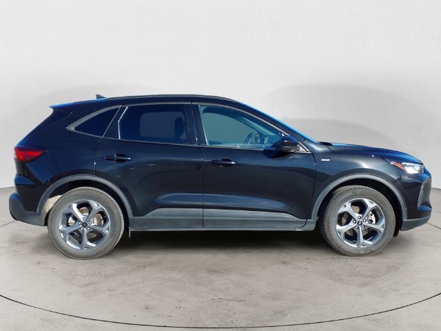 Used 2025 Ford Escape ST-Line Select AWD/4WD image 4