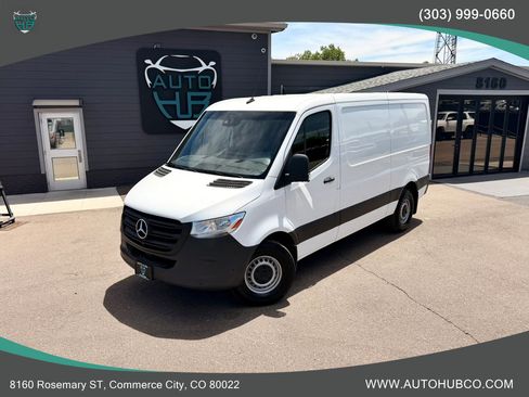 Used 2022 Mercedes-Benz Sprinter 1500 image 2