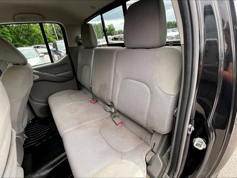 Used 2017 Nissan Frontier SV w/ SV Value Truck Package AWD/4WD image 31
