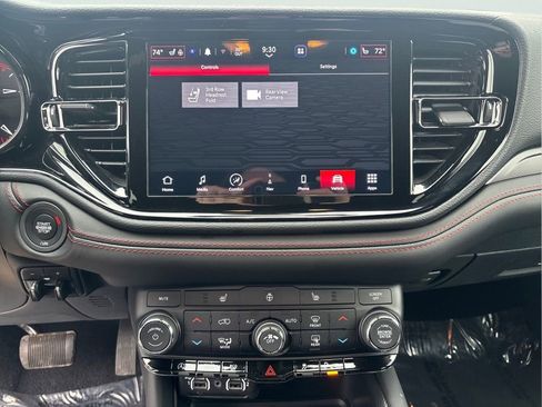 Used 2025 Dodge Durango GT w/ Trailer Tow Group IV AWD/4WD image 17