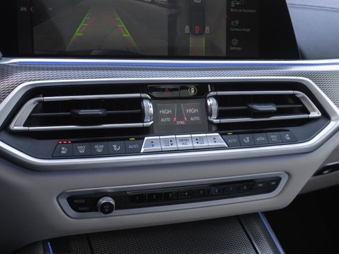 Certified 2022 BMW X5 xDrive40i w/ M Sport Package image 26