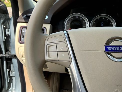 Used 2013 Volvo XC70 3.2 image 11