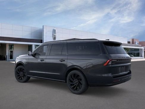 New 2025 Lincoln Navigator L Reserve w/ Jet Appearance Package AWD/4WD image 4
