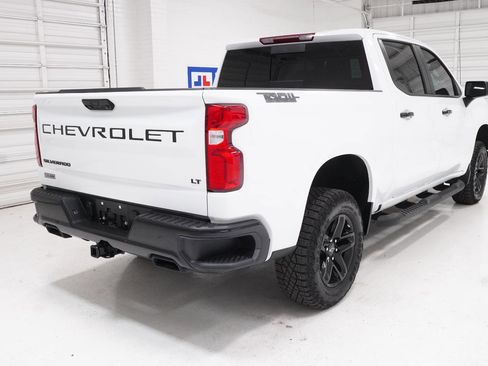 Used 2025 Chevrolet Silverado 1500 LT Trail Boss w/ Convenience Package II AWD/4WD image 5