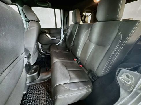 Used 2013 Jeep Wrangler Unlimited Sahara w/ Connectivity Group AWD/4WD image 28