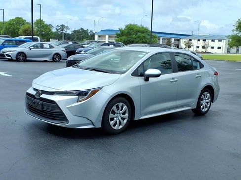 Used 2024 Toyota Corolla LE FWD image 7