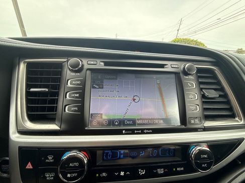 Used 2018 Toyota Highlander SE AWD/4WD image 34