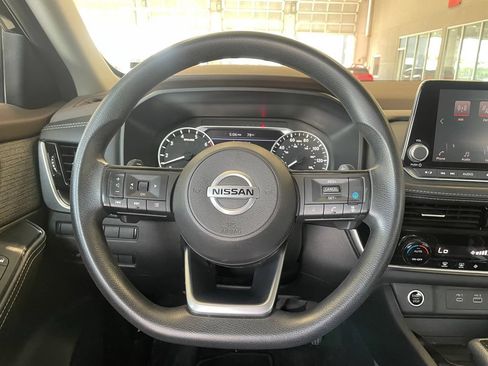Certified 2021 Nissan Rogue SV FWD image 13