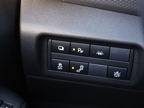 Used 2022 Nissan Kicks S image 17