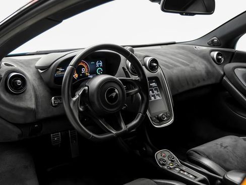 Used 2019 McLaren 600LT RWD image 8