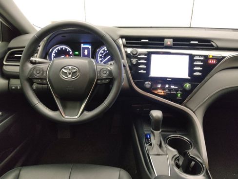 Used 2020 Toyota Camry SE w/ Convenience Package image 22
