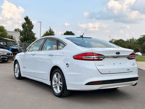 Used 2018 Ford Fusion SE w/ Equipment Group 602A FWD image 9