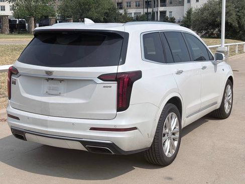 Used 2020 Cadillac XT6 Premium Luxury FWD image 4