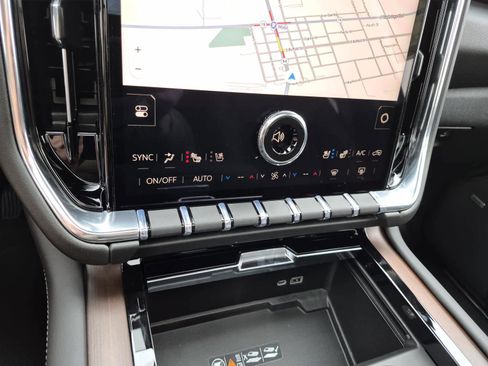 New 2026 GMC Yukon Denali w/ Sun & Power Step Package image 25