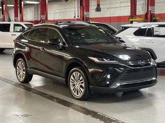 Used 2022 Toyota Venza XLE video 2