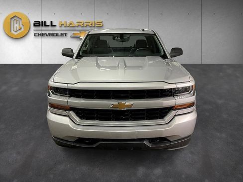 Used 2018 Chevrolet Silverado 1500 Custom w/ Custom Value Package image 8
