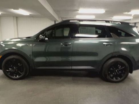 Used 2023 Kia Sorento S w/ Panoramic Sunroof Package image 5