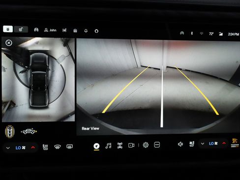 Used 2022 Rivian R1T Adventure image 22