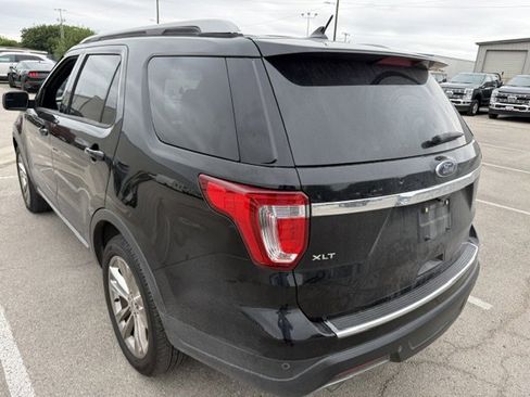 Used 2018 Ford Explorer XLT w/ Equipment Group 202A image 6