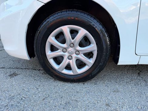 Used 2014 Hyundai Accent GLS FWD image 13