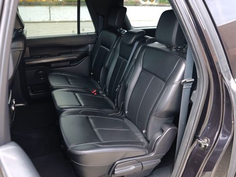 Used 2021 Ford Expedition Max XLT AWD/4WD image 31