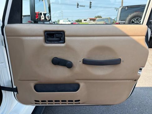 Used 1999 Jeep Wrangler Sahara AWD/4WD image 12