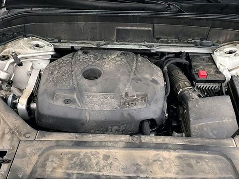 Used 2018 Volvo XC90 T6 Momentum w/ Momentum Plus Package image 13