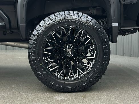 Used 2025 GMC Sierra 3500 Denali w/ Denali Reserve Package image 11