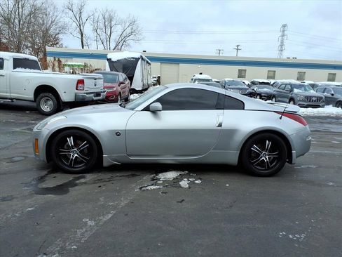 Used 2004 Nissan 350Z Touring w/ Cargo Convenience Pkg image 2