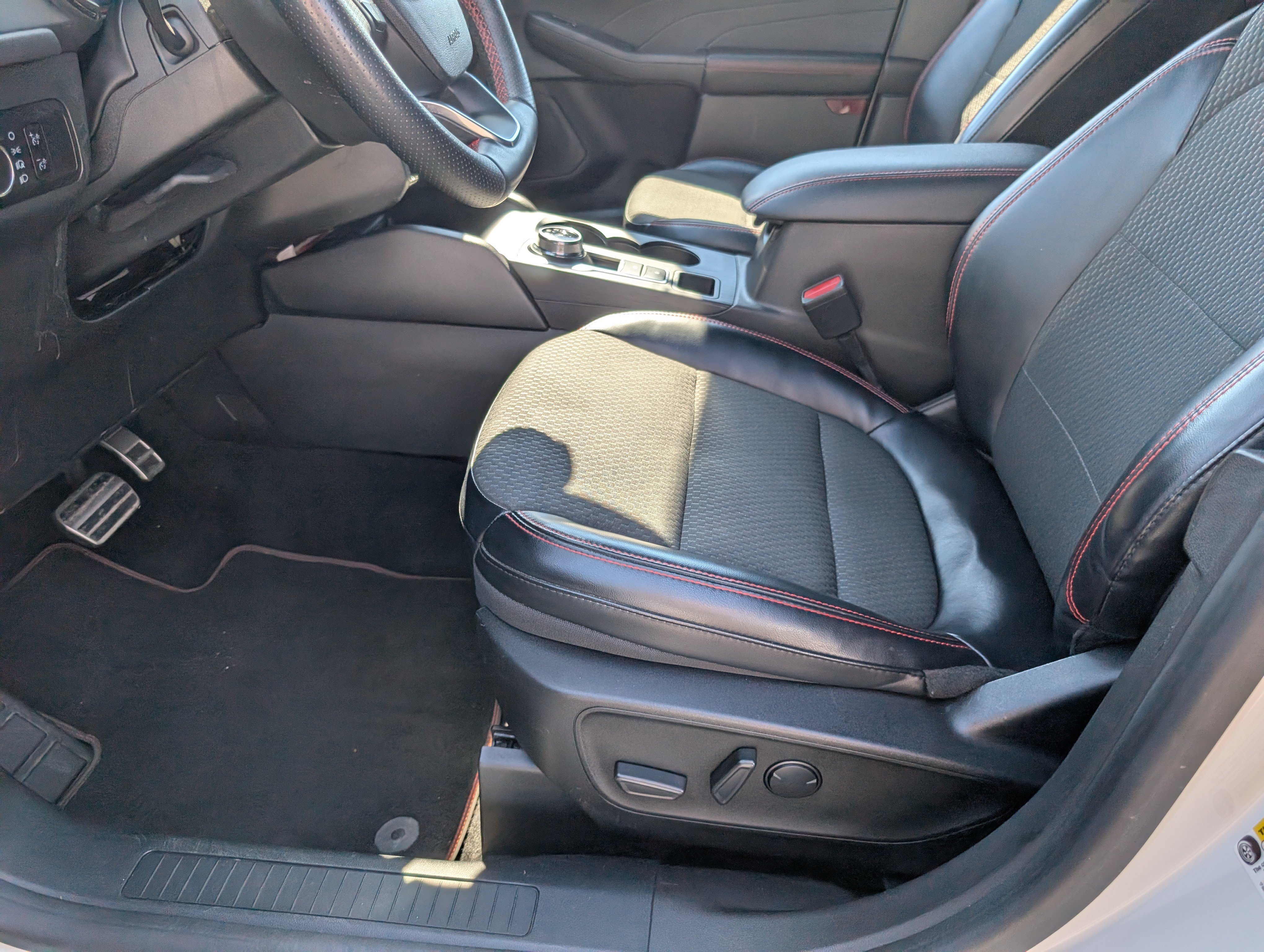 Used 2023 Ford Escape ST-Line w/ Tech Pack #1 FWD image 15