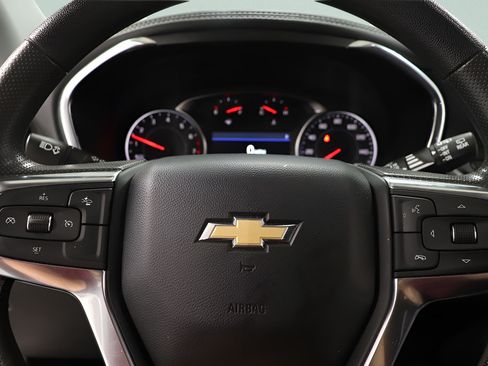 Used 2025 Chevrolet Blazer LT FWD image 13