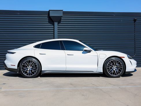 Certified 2021 Porsche Taycan image 8