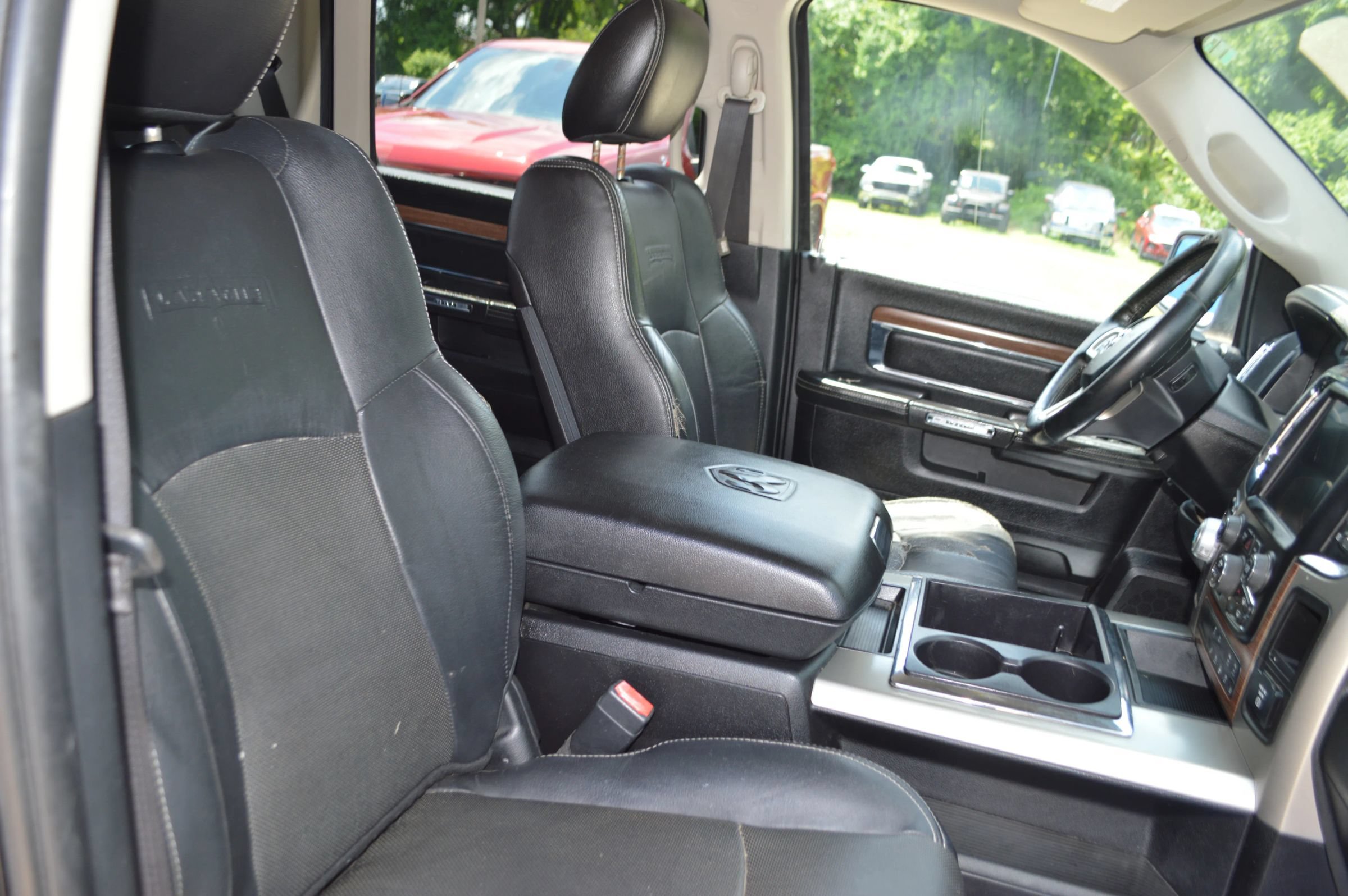 Used 2015 RAM 1500 Laramie w/ Convenience Group AWD/4WD image 24