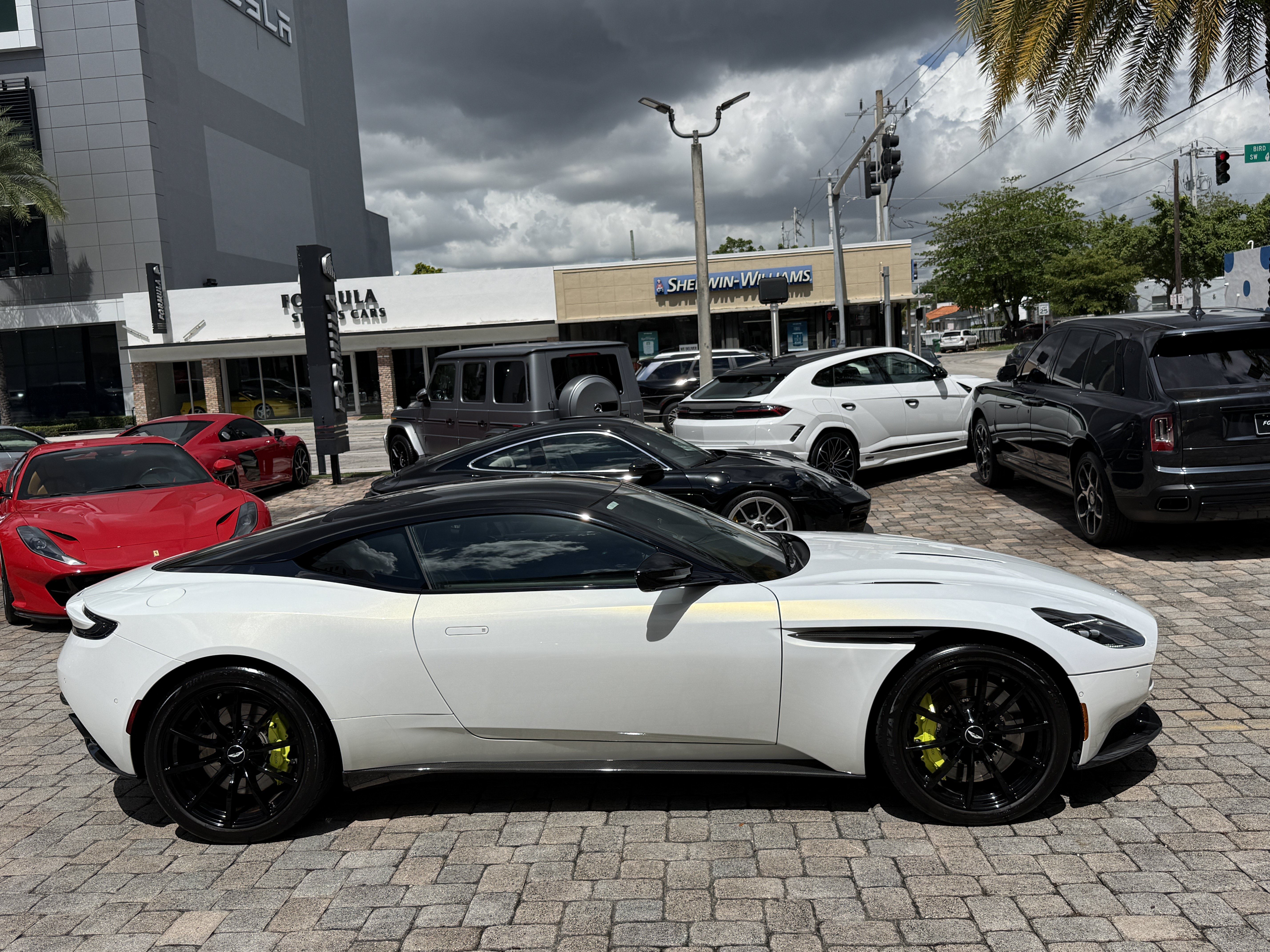 Used 2020 Aston Martin DB11 AMR RWD image 4
