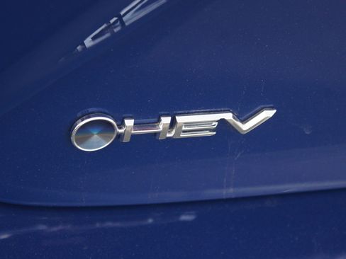 Used 2025 Toyota Camry LE w/ Convenience Package image 17